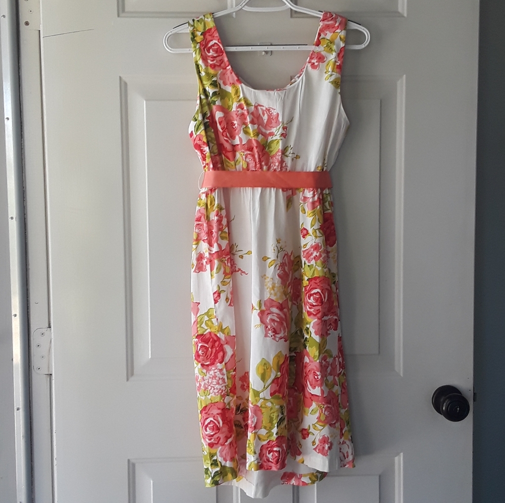 Motherhood Maternity Sleveless Floral Dress. Size: Medium. - Picture 4 of 10